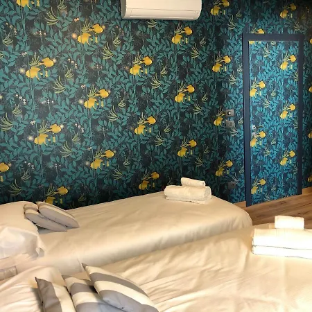 The Lion's Den 住宿加早餐酒店 3*