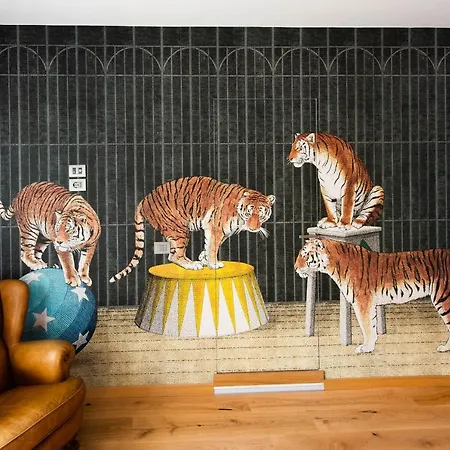 فندق مبيت وإفطار The Lion's Den