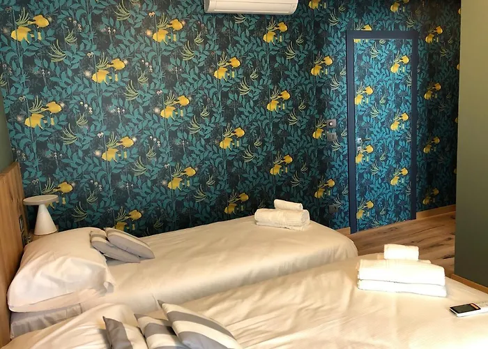 The Lion's Den Bed & Breakfast 3*