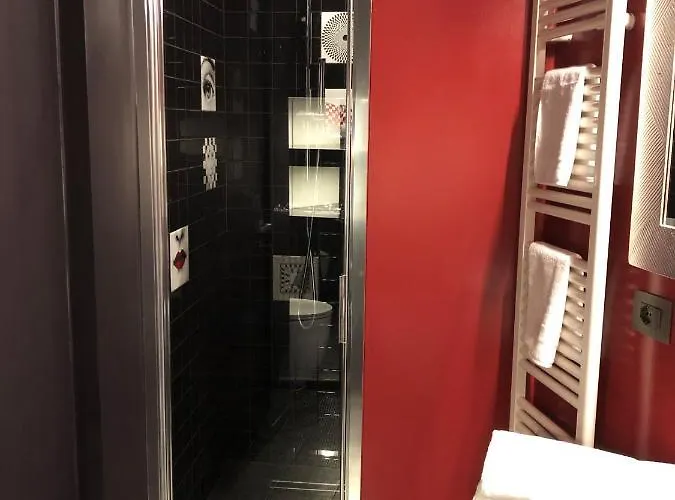 The Lion's Den 3* Trieste