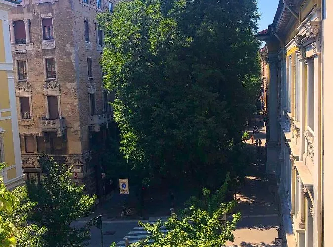 The Lion's Den 3* Trieste