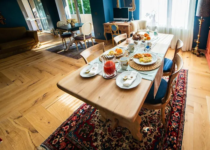 The Lion's Den Bed & Breakfast 3*